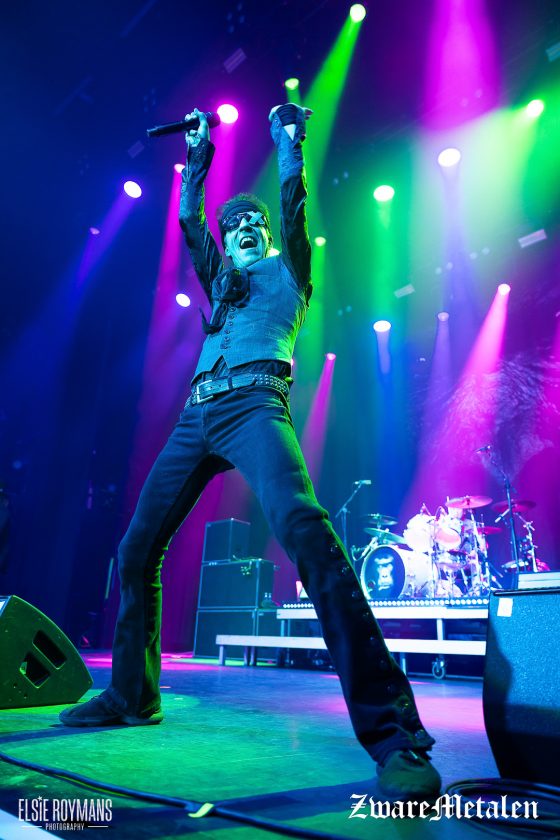 Extreme live in de 013 te Tilburg door Elsie Roymans voor Zware Metalen