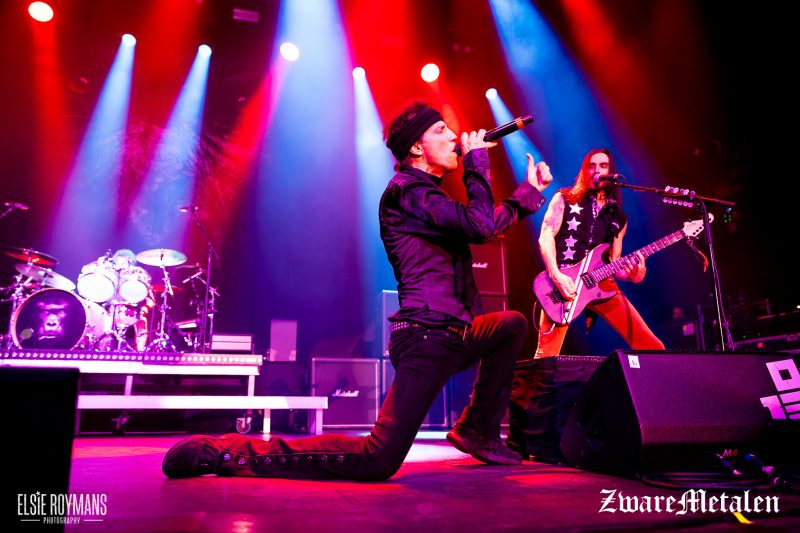 Extreme live in de 013 te Tilburg door Elsie Roymans voor Zware Metalen
