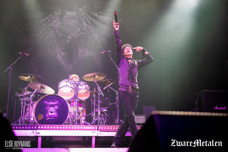 Extreme live in de 013 te Tilburg door Elsie Roymans voor Zware Metalen