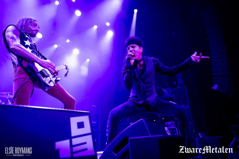 Extreme live in de 013 te Tilburg door Elsie Roymans voor Zware Metalen