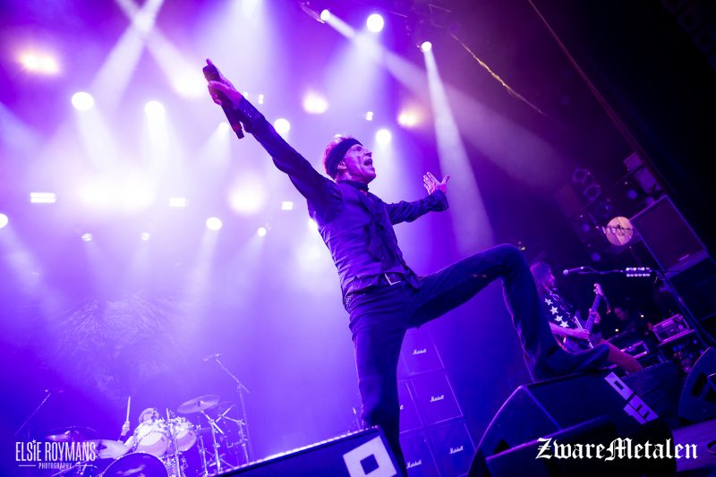 Extreme live in de 013 te Tilburg door Elsie Roymans voor Zware Metalen