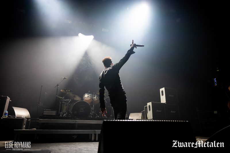 Extreme live in de 013 te Tilburg door Elsie Roymans voor Zware Metalen