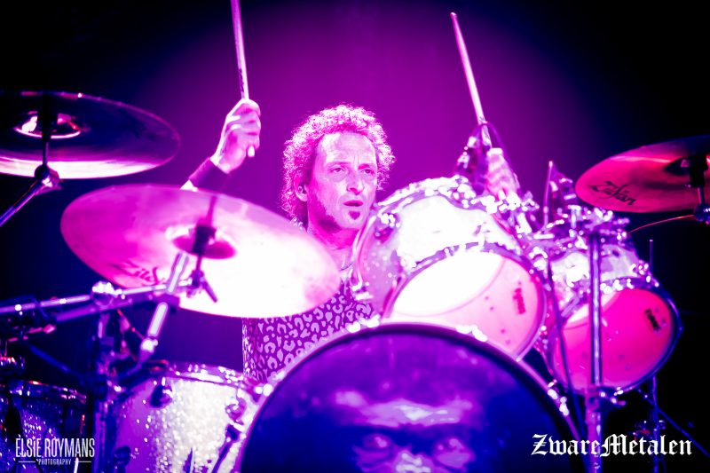 Extreme live in de 013 te Tilburg door Elsie Roymans voor Zware Metalen