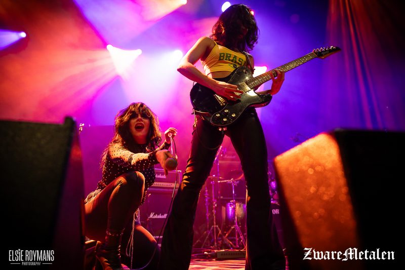 Malvada live in de 013 te Tilburg door Elsie Roymans voor Zware Metalen