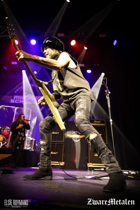 Michael Schenker live in de 013 te Tilburg door Elsie Roymans voor Zware Metalen