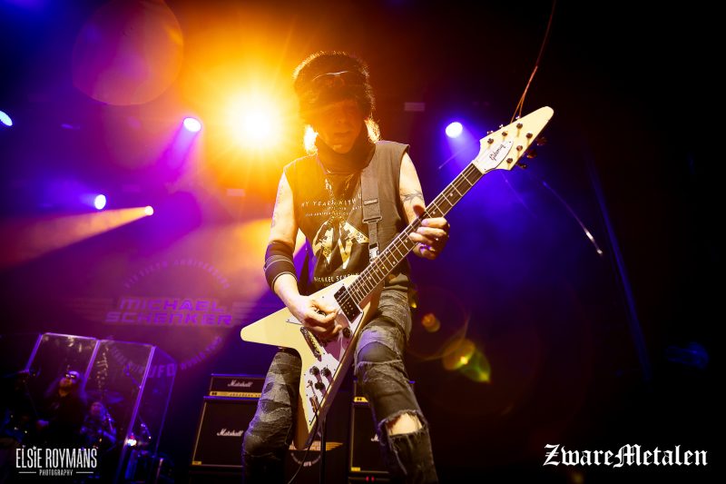 Michael Schenker live in de 013 te Tilburg door Elsie Roymans voor Zware Metalen