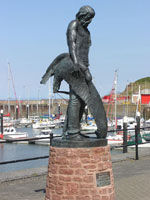 Standbeeld van The Ancient Mariner uit 'The Rhyme of the Ancient Mariner' van Samuel Taylor Coleridge, geplaatst in Somerset, Engeland