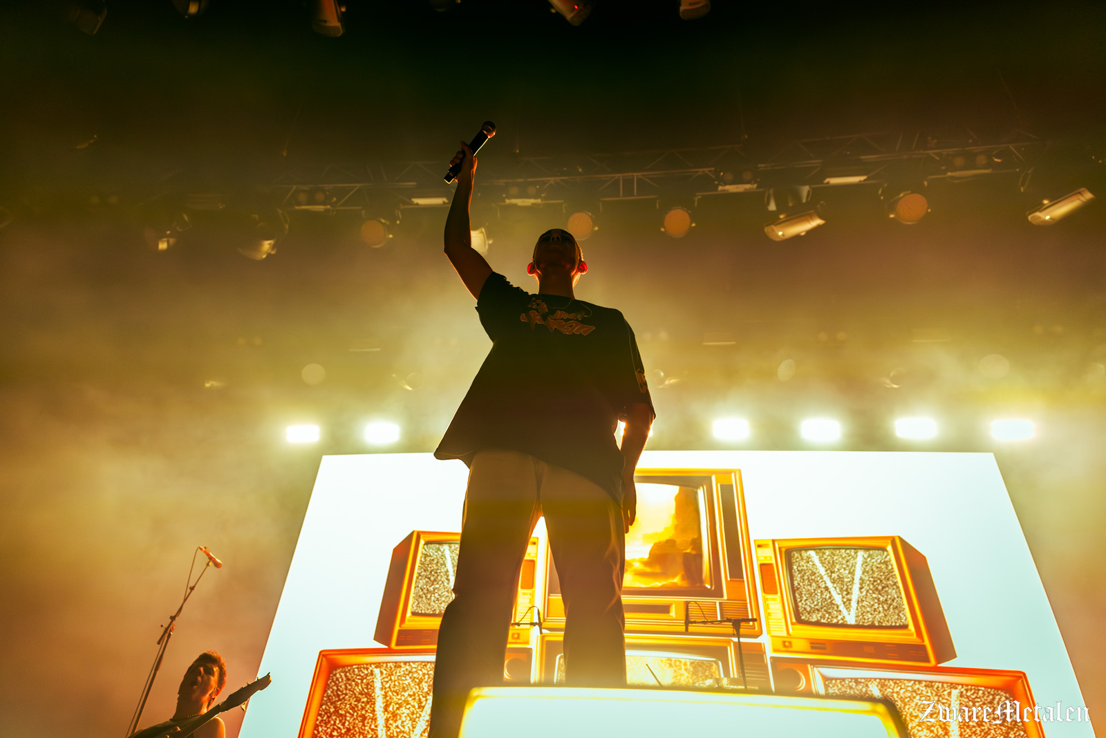 Landmvrks knalt door 013 in Tilburg